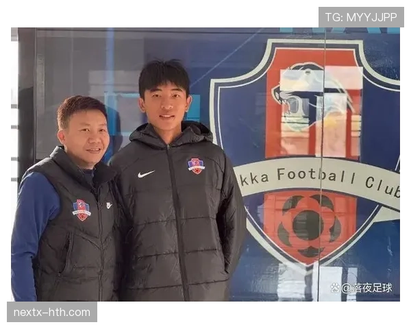 新星闪耀国际赛场：年轻前锋稳健表现引瞩目，足坛明日之星冉冉升起