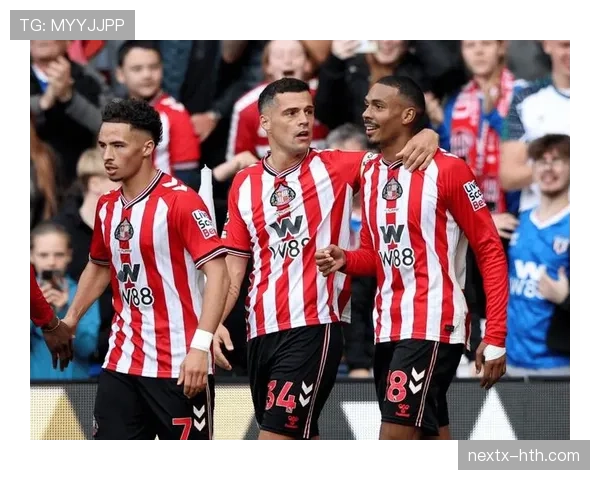 拉菲尼亚英超赛季表现惊艳,持续赢得媒体盛赞